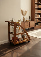 Yuno Bar table