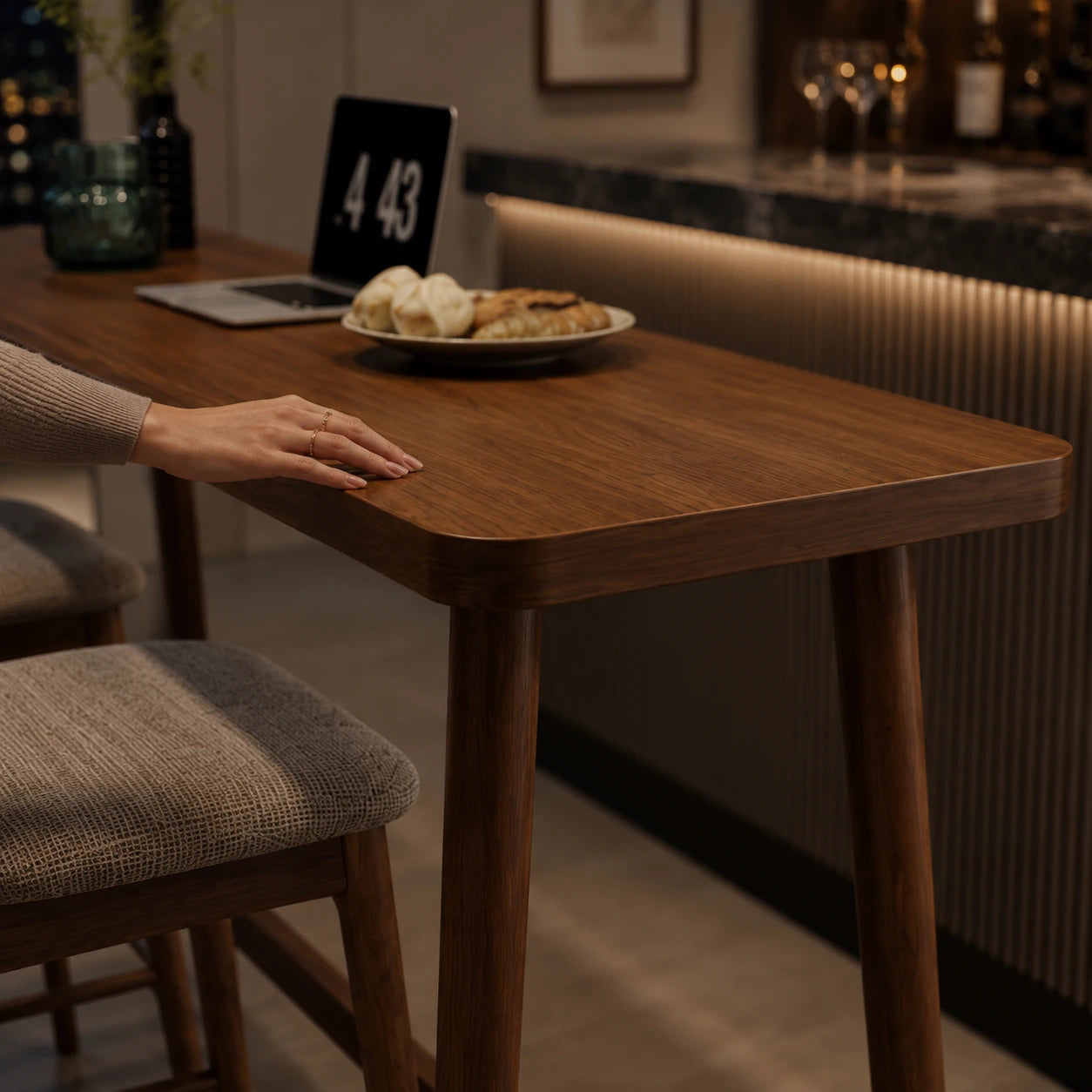 Nexo Bar table